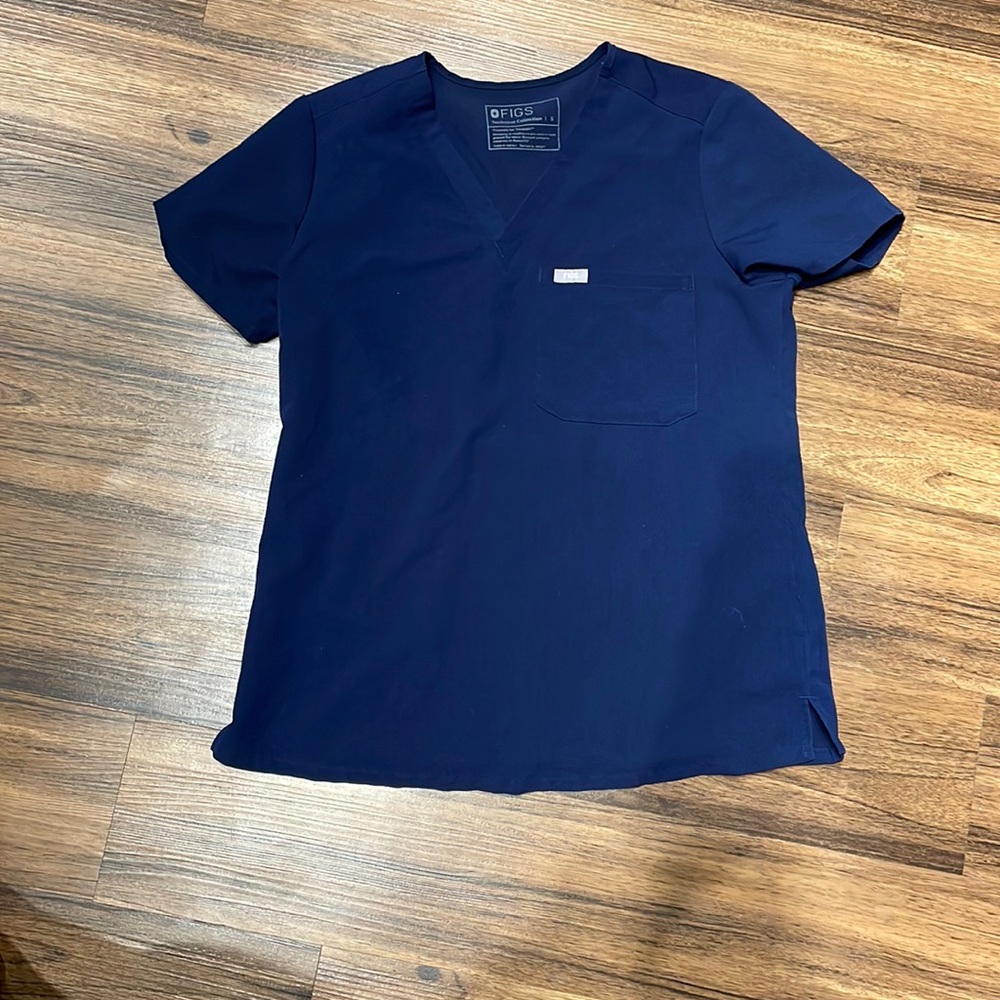 FIGS scrub top